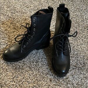 NWOB Frye Black Leather Lace up Combat Moto Boots Size 5.5